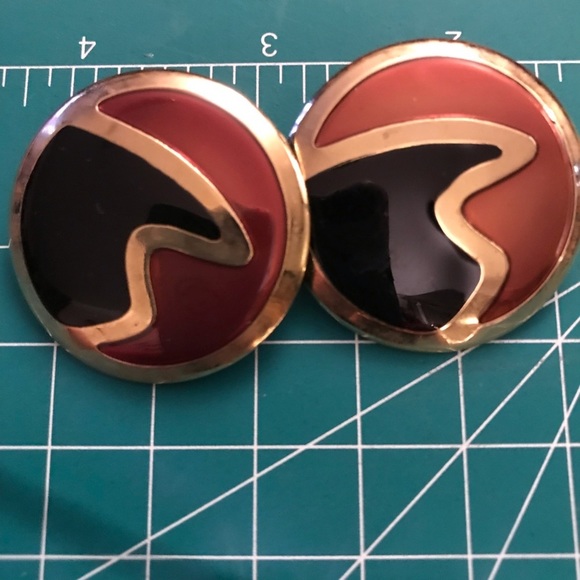 Vintage 1980’s large gold tone pierced button earrings bronze & black gold trim - Picture 2 of 4
